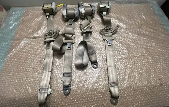 Lexus RX 300 Front seatbelt C085405 C085501 G088001