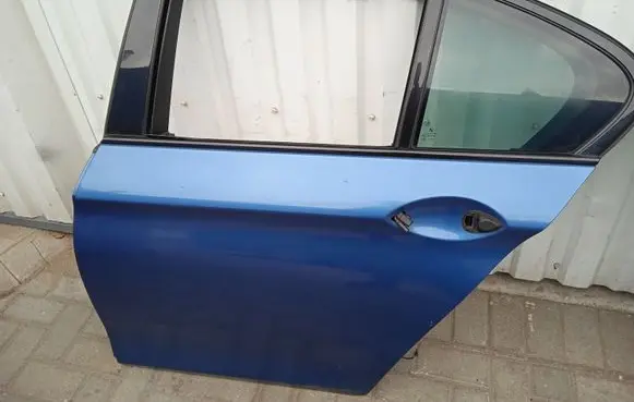BMW M5 Rear door