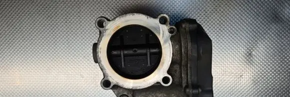 Audi A4 S4 B7 8E 8H Throttle valve 06F133062G