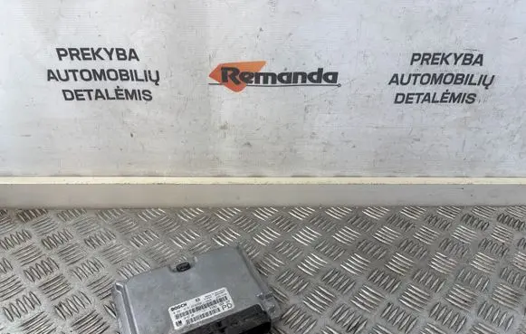 Opel Zafira A Engine control unit/module 0281010268