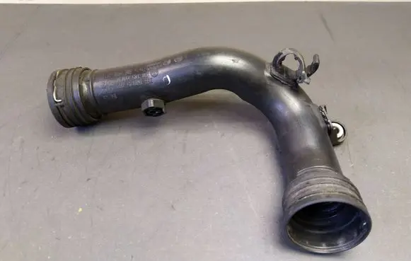 Audi A3 S3 A3 Sportback 8P Intercooler hose/pipe 1K0145770D