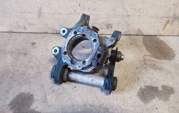 BMW 5 E60 E61 Rear wheel hub 6758720 33326758720
