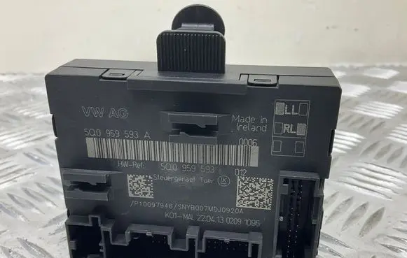 Audi A3 S3 8V Door control unit/module 5Q0959593A