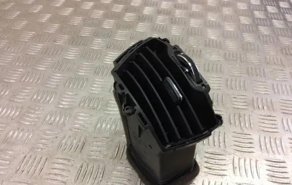 KIA Sportage Dashboard side air vent grill/cover trim 97490-3W000 U08K323800