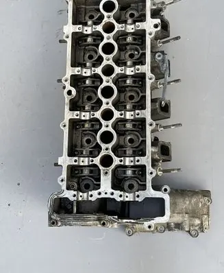 BMW 3 E46 Engine head 2246601 1769050