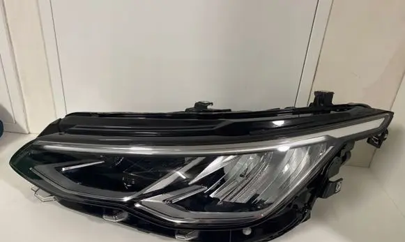 Volkswagen Golf VIII Headlight/headlamp 5H1941005B 90150890 BL38XEV19