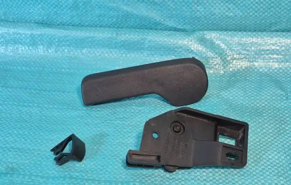 Skoda Octavia Mk2 (1Z) Engine bonnet (hood) release handle 1J1823533C 1J1823633