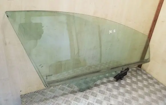 Hyundai i40 Front door window glass four-door
