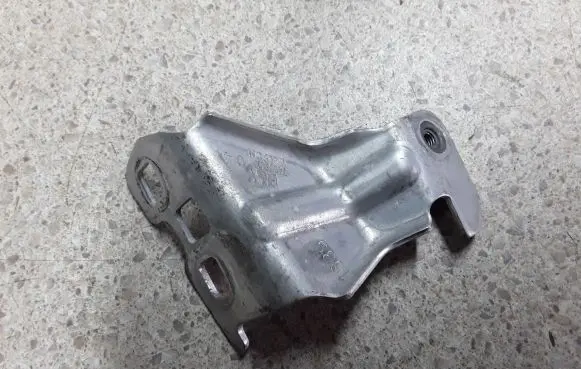 Radiator support slam panel bracket