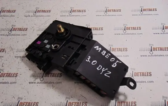 Mercedes-Benz E W211 Fuse module A2115461141