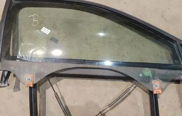 Audi A3 S3 8P Front door window glass four-door AS2
