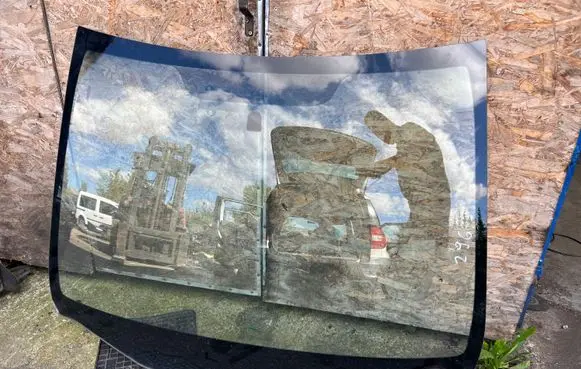 Opel Meriva B Front windscreen/windshield window 