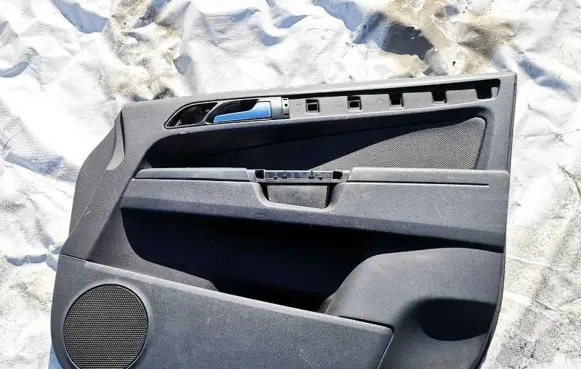 Opel Zafira B Front door card panel trim 13164487