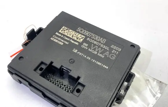 Volkswagen Golf VII Gateway control module 5Q0907530AB