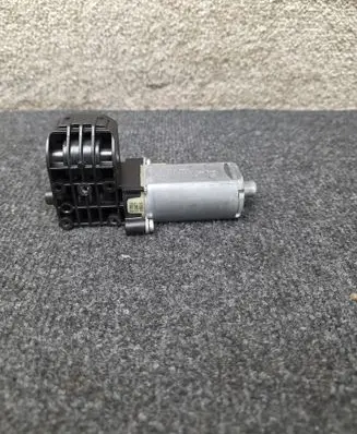 Mercedes-Benz C W205 Steering column adjust motor 0390203428