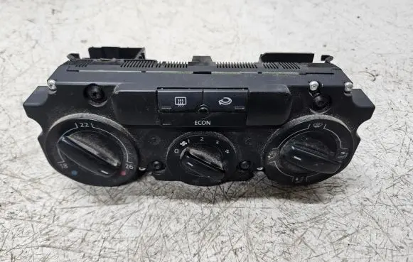 Volkswagen Golf V Climate control unit 53701CF