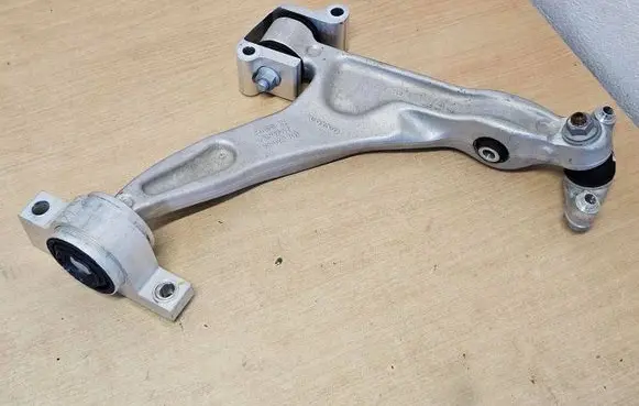 Front lower control arm/wishbone