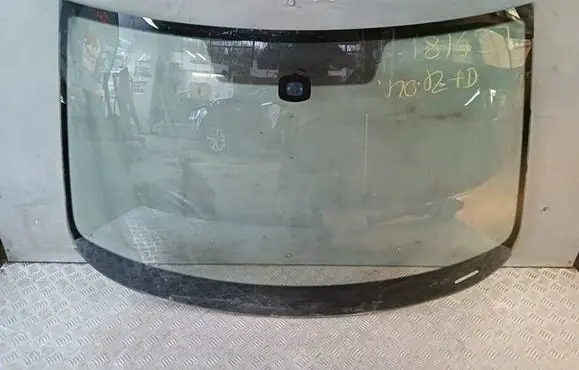 Skoda Superb B6 (3T) Front windscreen/windshield window 