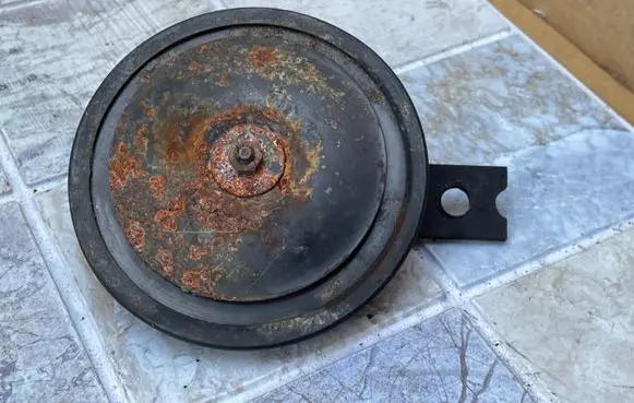 Hyundai Santa Fe Horn signal 9661038102