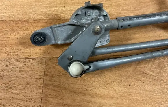Opel Insignia A Front wiper linkage 