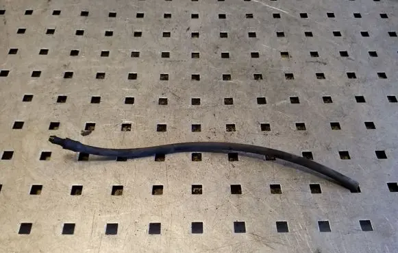 Peugeot 3008 I Windshield washer fluid hose 