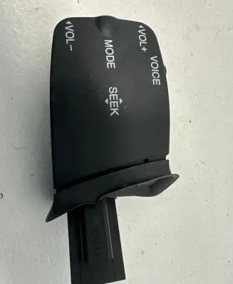 Ford Focus Multifunctional control switch/knob 758709