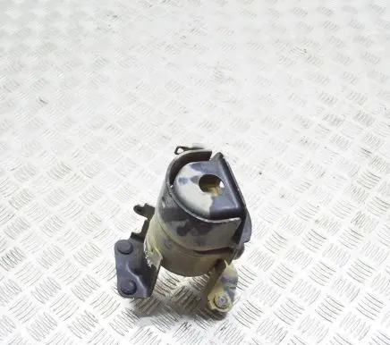 Toyota RAV 4 (XA50) Engine mount bracket