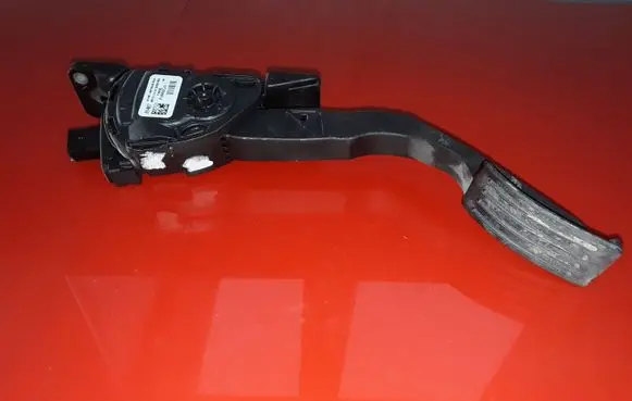 Ford Focus Accelerator throttle pedal EV619F836BA 6PV01036882