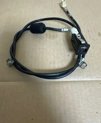 BMW X5 E70 USB socket connector 9167196