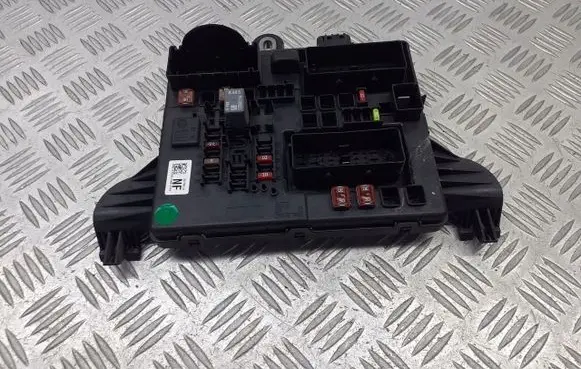 Opel Insignia A Fuse box cover 544949969