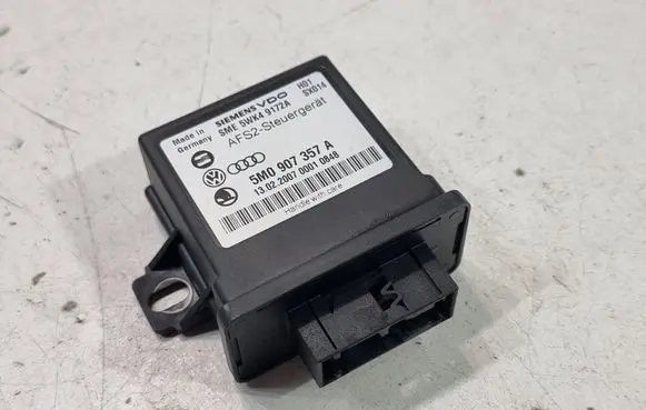 Volkswagen PASSAT B6 Light module LCM 5M0907357A 5WK49172A