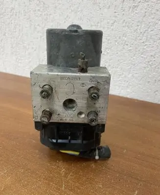 Nissan Primera ABS Pump 47660 E204