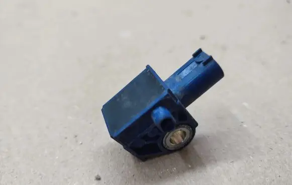 Mercedes-Benz E W212 Airbag deployment crash/impact sensor A2128204926