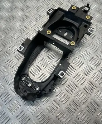 Audi A5 Gear shift cable bracket 8W1863531