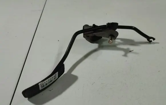 KIA Sorento Accelerator throttle pedal 
