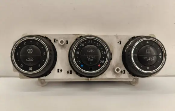 Mercedes-Benz ML W163 Climate control unit A1638204289 5HB96464302