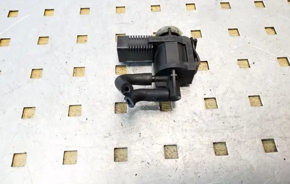 Vacuum valve