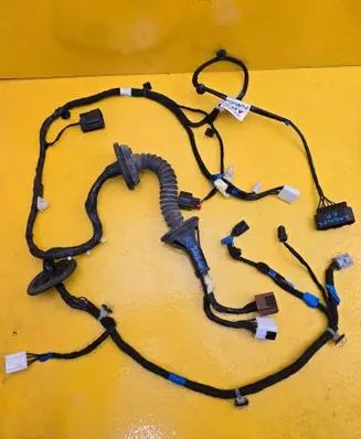 Ford Ranger Front door wiring loom HB3T-14K138-ABA