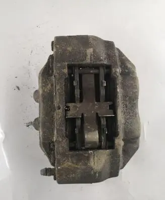 Toyota Land Cruiser (HDJ90) Front brake caliper