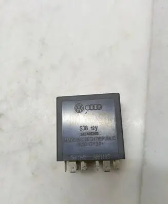 Volkswagen PASSAT B5.5 Window wiper relay 1J0955531 5WK1045 A281103