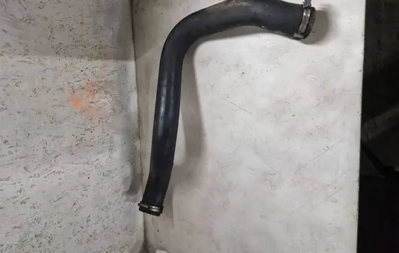 Renault Trafic II (X83) Intercooler hose/pipe