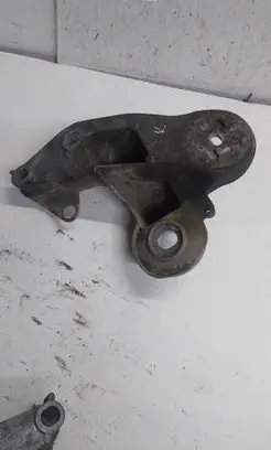 Audi A6 S6 C6 4F Engine mounting bracket 4F0199351S