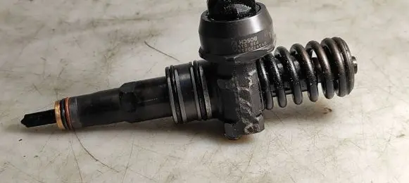 Audi A2 Fuel injector 038130073AG 0414720215