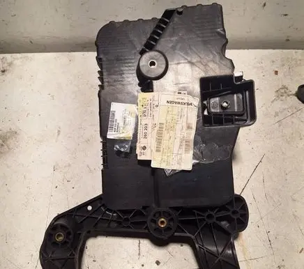 Audi Q3 8U Battery tray 8U0915333