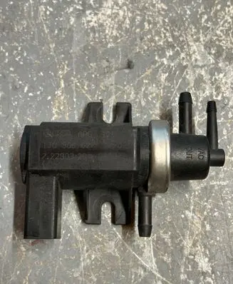 Volkswagen Golf IV Turbo solenoid valve 1J0906627 72290320 02T078