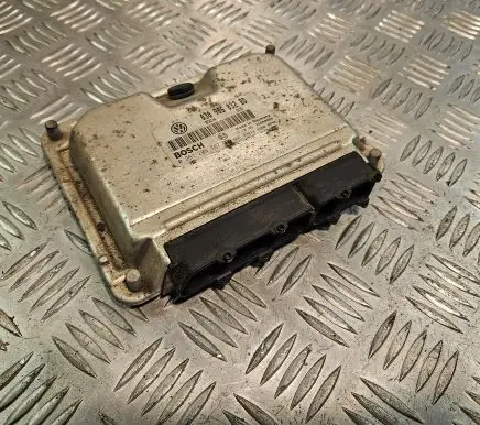 Volkswagen Polo III 6N 6N2 6NF Engine control unit/module 030906032BD 0261206767