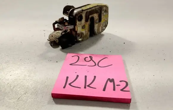 Nissan Almera Front door lock 805011N000