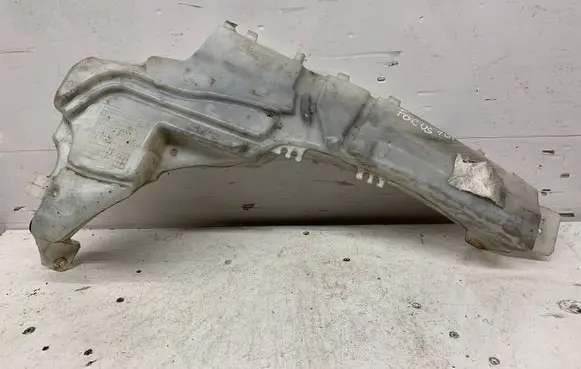 Ford Focus Windshield washer fluid reservoir/tank 4M5113K163
