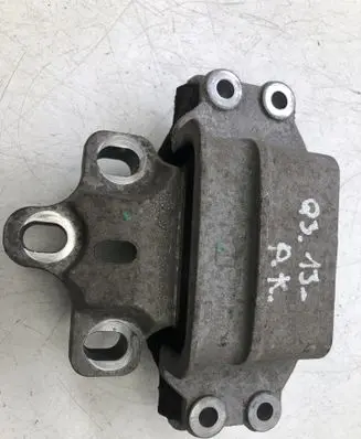 Audi Q3 8U Engine mount bracket 8J0199555