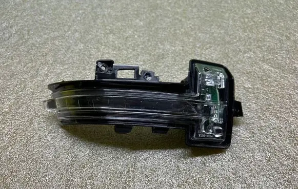 Nissan Qashqai J12 Mirror indicator light 123584034 2386-3003 23863003